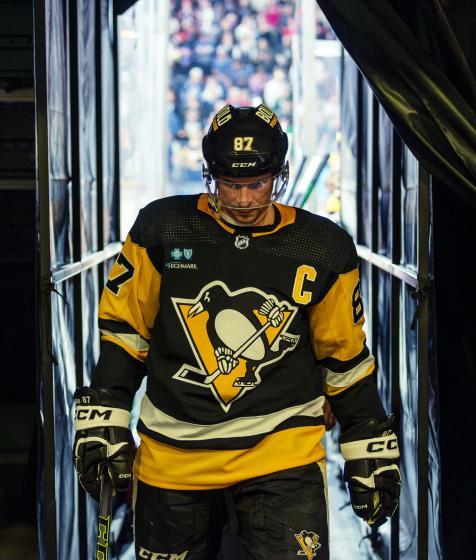 Sidney Crosby exits Scotiabank Centre