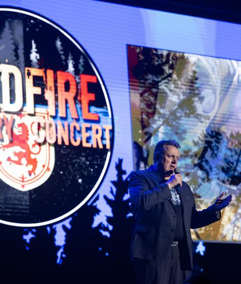 Mayor Savage at the Wildfire Recovery Concert