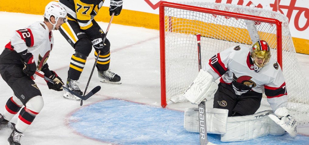 Ottawa Senators goalie makes a save