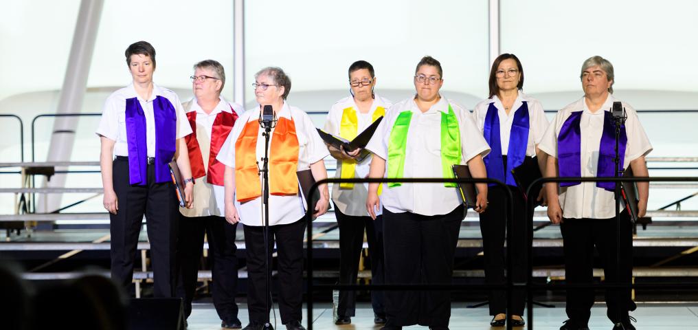 Women's Choir sings